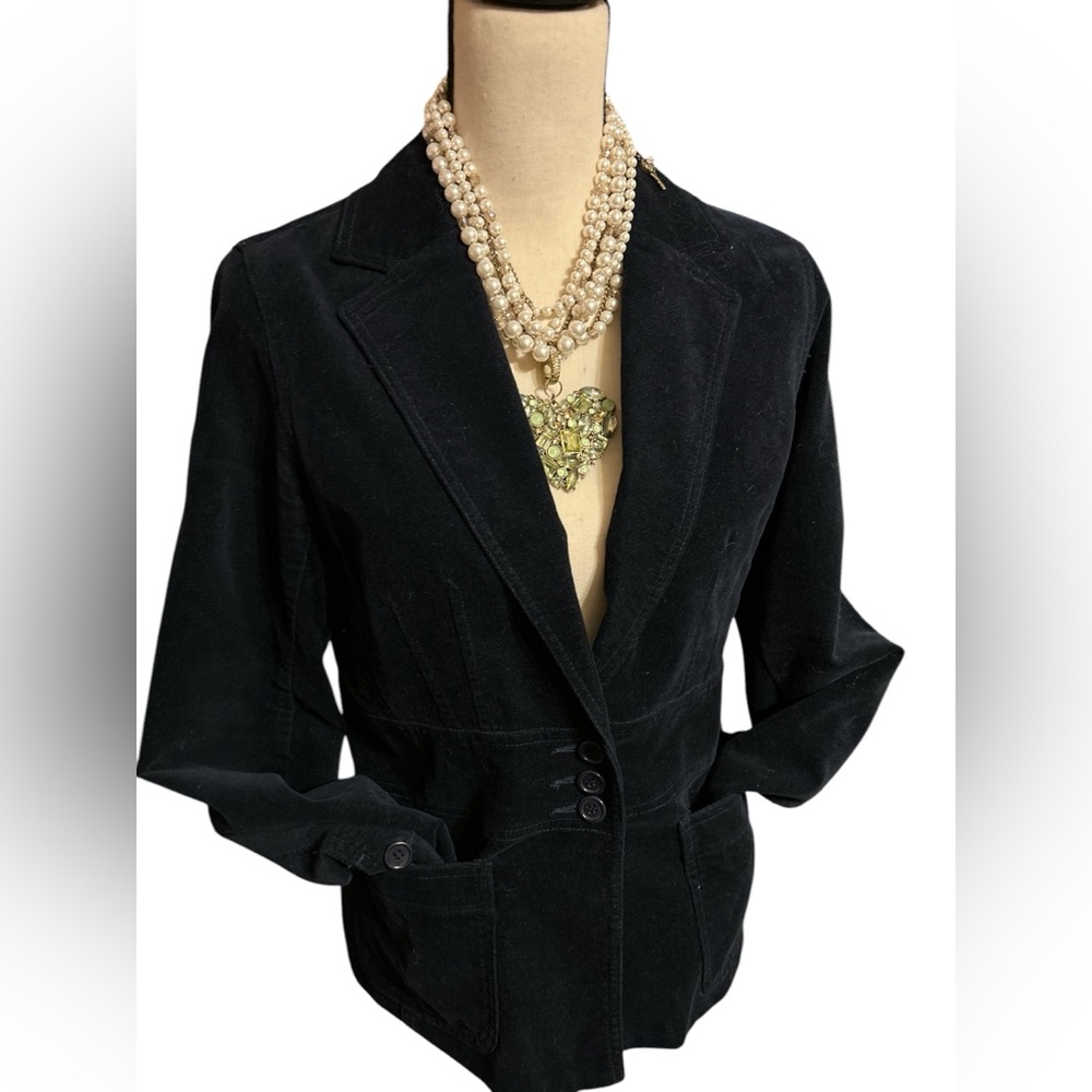 Jones New York Sport
Size small navy velour blazer 
RN 54050
